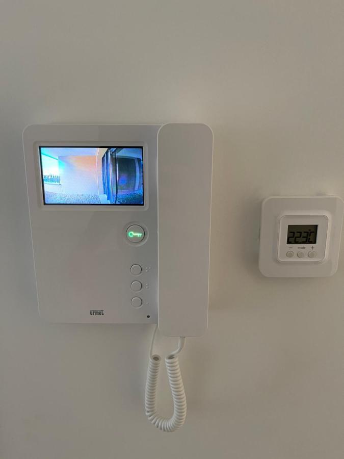 Bella Cruz 66 M2 Prestations Premium, Wifi, Balcon, Parking Avec Borne De Recharge Electrique, Plage Prieure, Commerces دينار المظهر الخارجي الصورة