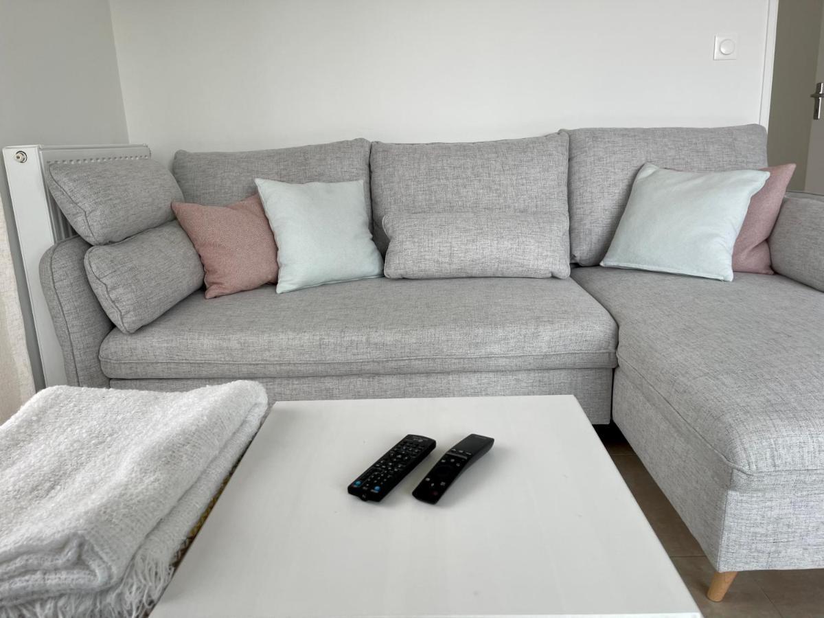 Bella Cruz 66 M2 Prestations Premium, Wifi, Balcon, Parking Avec Borne De Recharge Electrique, Plage Prieure, Commerces دينار المظهر الخارجي الصورة