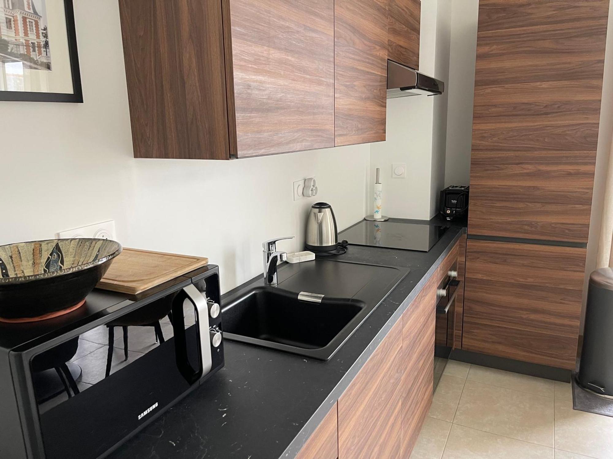 Bella Cruz 66 M2 Prestations Premium, Wifi, Balcon, Parking Avec Borne De Recharge Electrique, Plage Prieure, Commerces دينار المظهر الخارجي الصورة